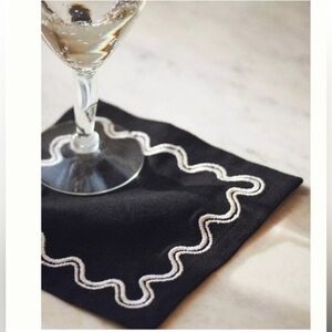 ANTHROPOLOGIE NWT 4pc Madeline cocktail napkins -black/white